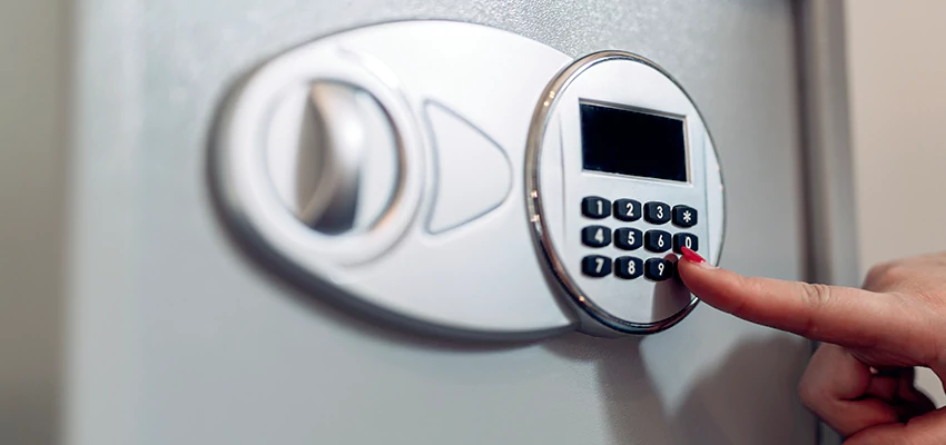 Jewelry Safe Cracking in Brentwood, California