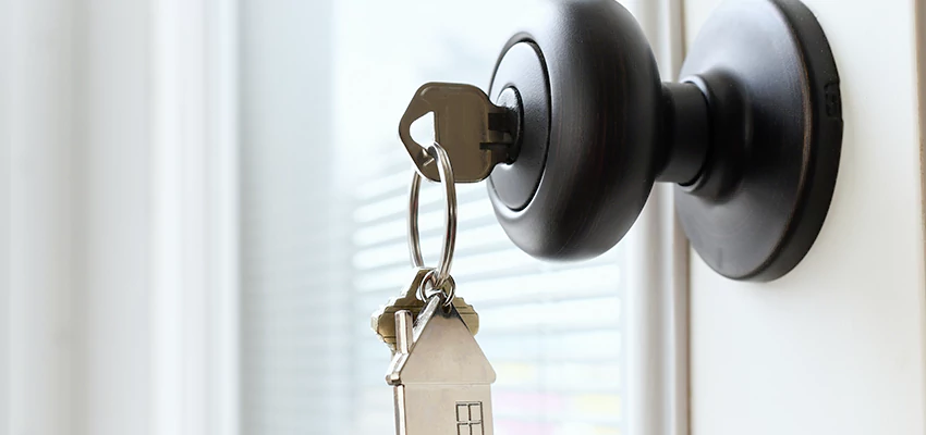 Bifold Door Knob Replacement in Brentwood, California